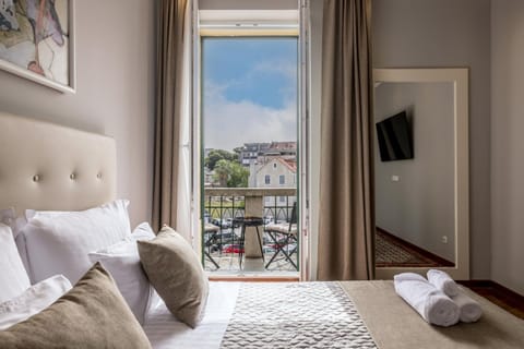 Bed, TV and multimedia, View (from property/room), Balcony/Terrace, Seating area, Bedroom, towels
