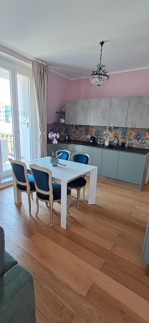 Kitchen or kitchenette, Living room, Dining area