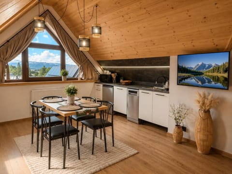 Kitchen or kitchenette, Dining area, kitchen
