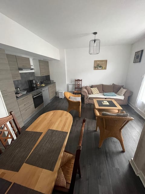 La légende Men Marz 1er étage- Centre-ville Brignogan-Plages , 300 m des plages Apartment in Finistere