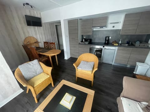 La légende Men Marz 1er étage- Centre-ville Brignogan-Plages , 300 m des plages Apartment in Finistere