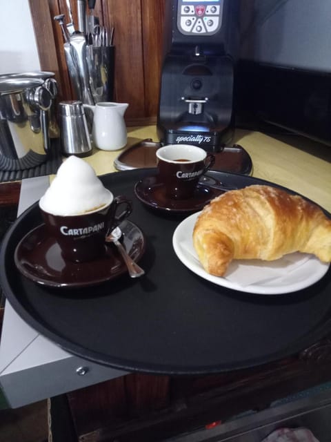 Food and drinks, Breakfast, Italian breakfast