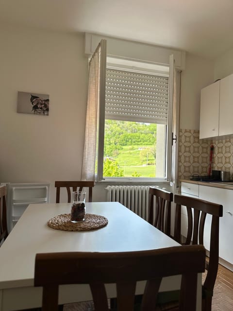 Dining area, Communal kitchen, Quiet street view