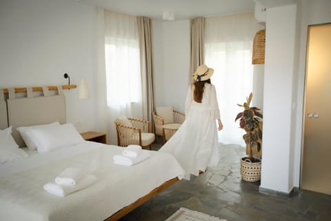 Bed, Photo of the whole room, Bedroom, Swimming pool, towels, wardrobe