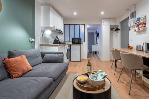 Coffee/tea facilities, Living room, Seating area, Dining area, pet friendly