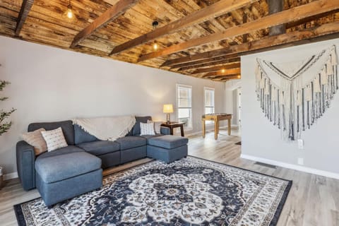 Spacious Home with Game Room - 9 mins from Cedar Point House in Sandusky