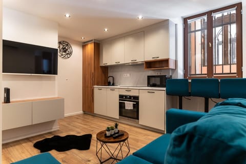 TV and multimedia, Kitchen or kitchenette, Living room