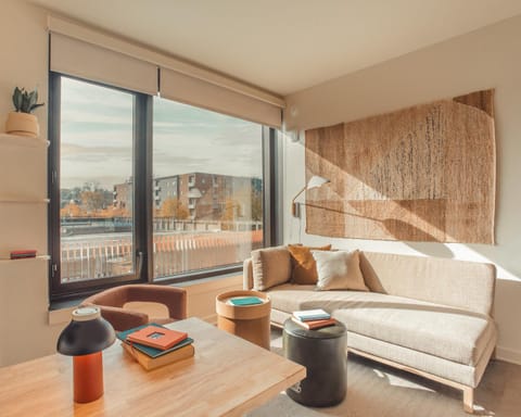 View (from property/room), Living room, Decorative detail, Seating area, Dining area