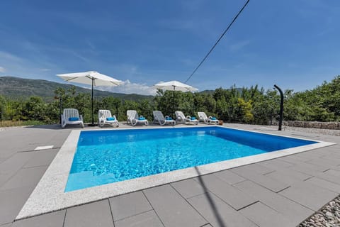 Day, Mountain view, Swimming pool, sunbed