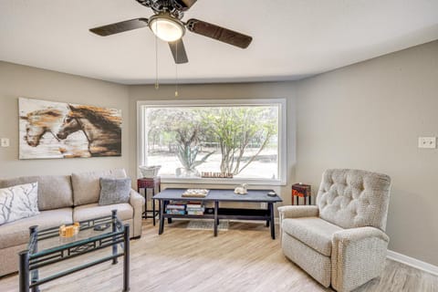 Bandera Carriage House with Medina River Access! House in Rio Grande