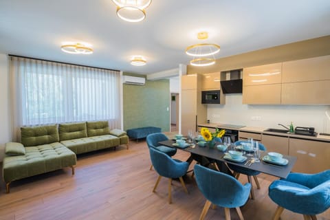 Kitchen or kitchenette, Living room, Dining area