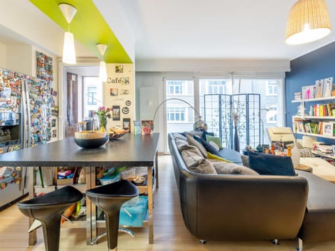 Library, Seating area