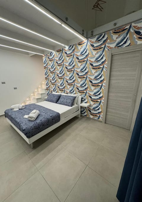 Bed, Summer, Photo of the whole room, Decorative detail, Bedroom, shuttle