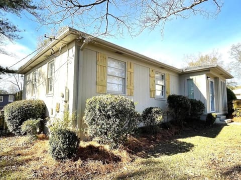 Property building, Facade/entrance, View (from property/room)