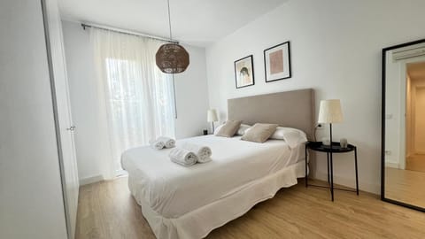 Bed, Photo of the whole room, Bedroom, towels, wardrobe