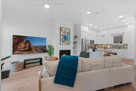 TV and multimedia, Living room, fireplace