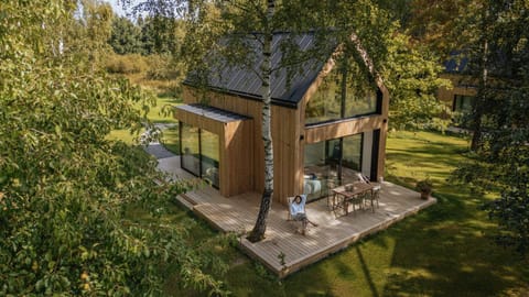 Property building, Day, Natural landscape, Garden, Garden view