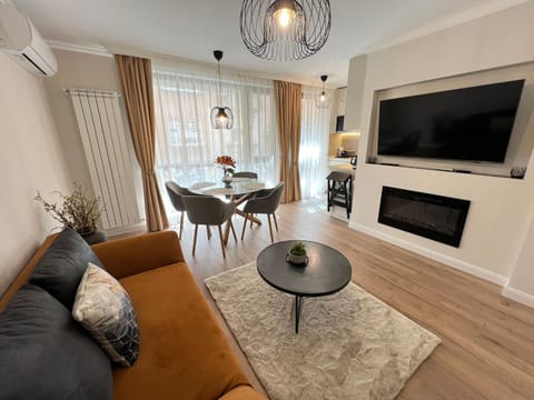 TV and multimedia, Living room, Seating area, Dining area, heating, air conditioner