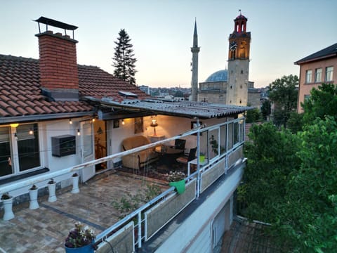 Property building, Restaurant/places to eat, Day