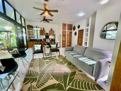 Patio, Kitchen or kitchenette, Living room, Seating area, Dining area