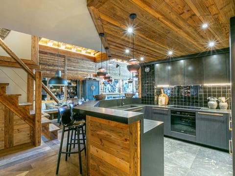 Duplex de Luxe à Val-d'Isère avec Jacuzzi et Hammam - FR-1-694-357 Apartment in Val dIsere