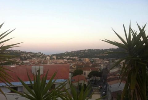 Centre Historique 5 Pièces Vacation rental in Mougins