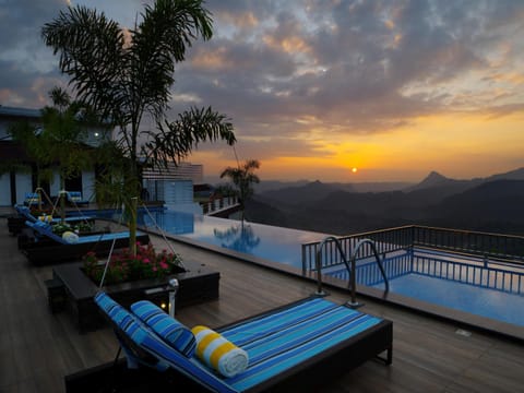 Balcony/Terrace, Swimming pool, Sunset