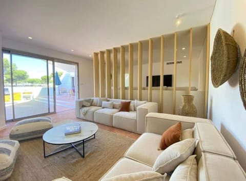 TV and multimedia, Seating area