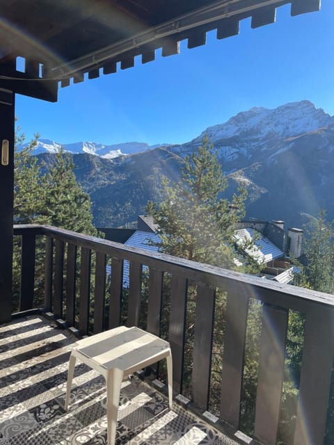View (from property/room), Balcony/Terrace, Mountain view