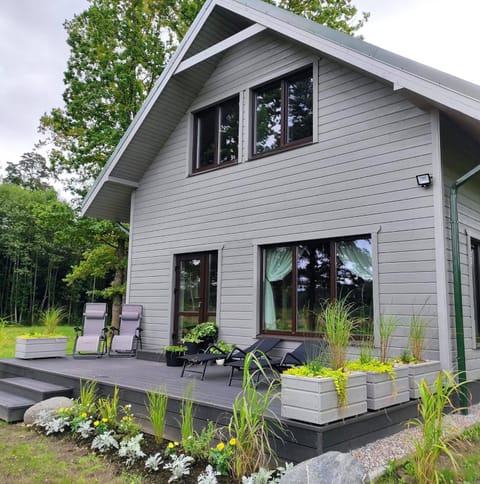 Property building, Patio, Balcony/Terrace