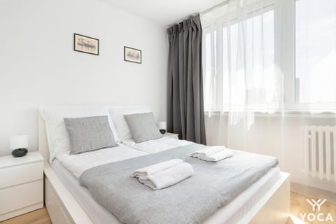 Bed, Photo of the whole room, Bedroom, internet, towels