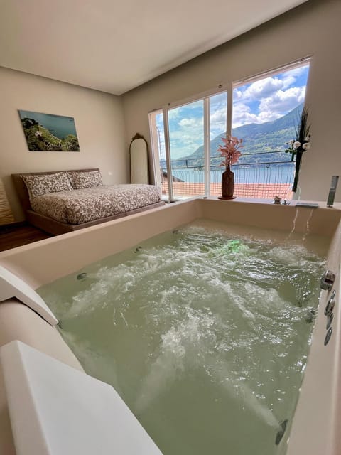 Natural landscape, Hot Tub, Spa and wellness centre/facilities