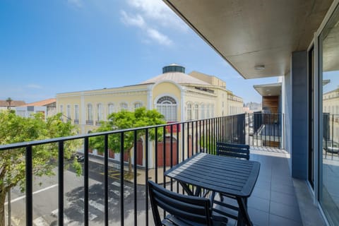 View (from property/room), Balcony/Terrace, City view