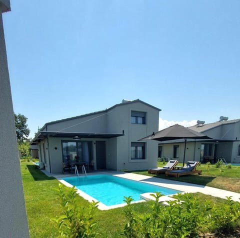 Property building, Swimming pool