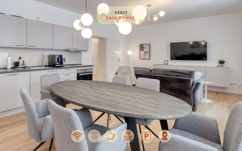 Communal lounge/ TV room, TV and multimedia, Dining area, dishwasher, oven, pet friendly, stove