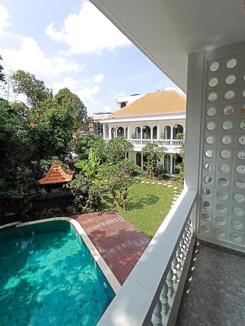 Property building, Day, Garden, Garden, View (from property/room), Balcony/Terrace, Balcony/Terrace, Garden view, Pool view, Swimming pool