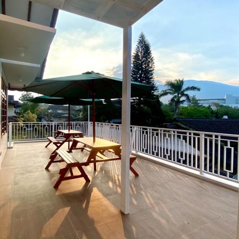 Patio, Natural landscape, Balcony/Terrace, Mountain view