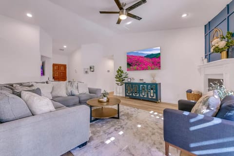 Happy Hour House in Bermuda Dunes