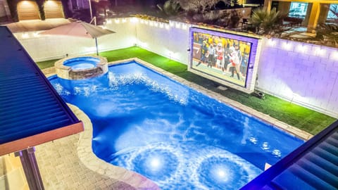 Hollywood Hideaway with 158" Poolside TV and 2 Arcades House in La Quinta