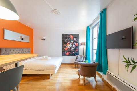 Bed, TV and multimedia