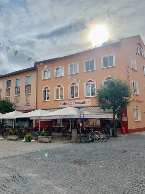 Property building, Day, Street view, Location