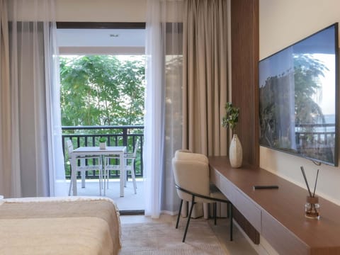 Stunning Renovated 1BR Apartment at 5 Star Resort Apartment in Dubai