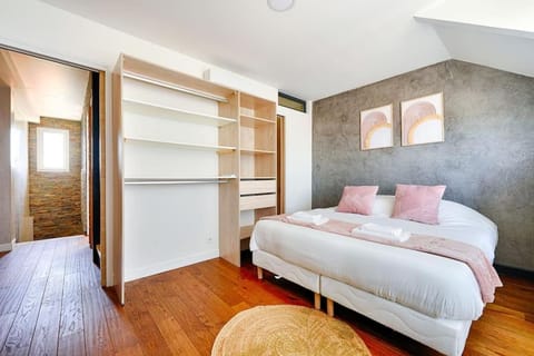 Welcome to Stella's House Apartment in Île-de-France