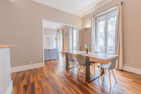 Living room, Dining area
