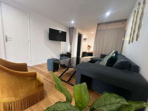 TV and multimedia, Living room, Seating area