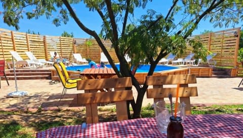 Day, Garden, Garden, Evening entertainment, Garden view, Pool view, Swimming pool, sunbed