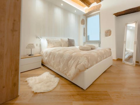 Bed, View (from property/room), Photo of the whole room, Decorative detail, Bedroom