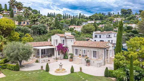 Mas provencal luxueux vue mer Villa in Mougins
