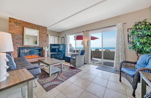 3607 Seashore A & B House in Balboa Peninsula