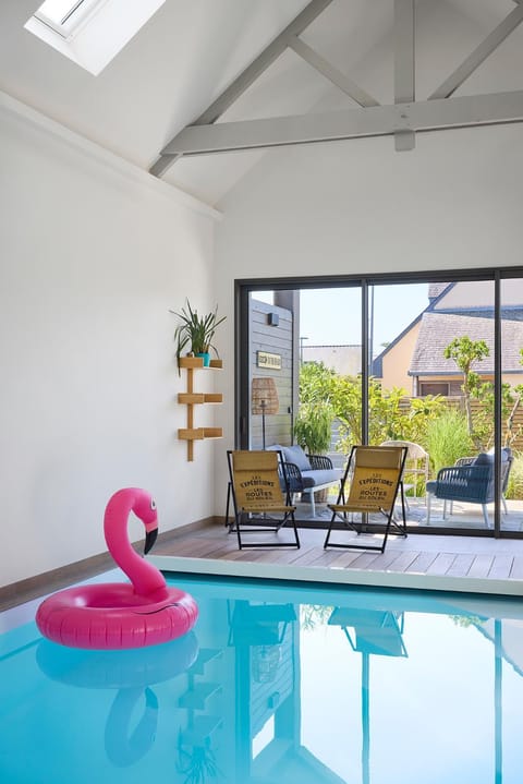 Patio, Pool view, Swimming pool, sunbed